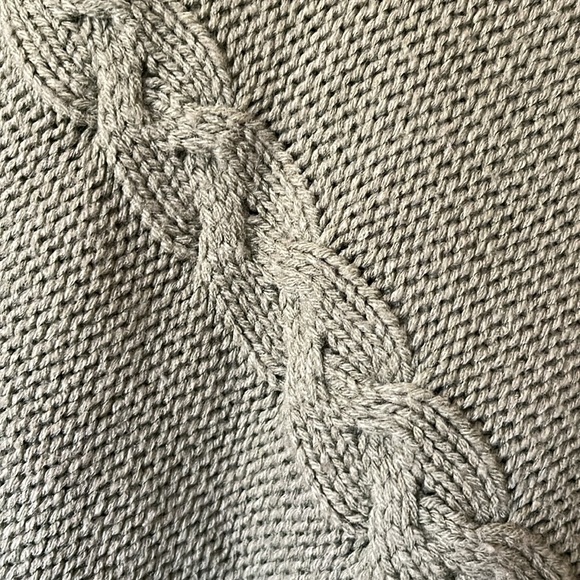 Light army green fringed sweater poncho - Picture 3 of 4